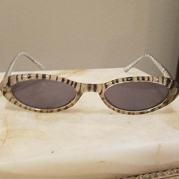 🍌🍌- Sunglasses bundle - Picture 2 of 3